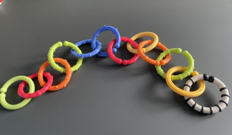 Ringen om mee te spelen.