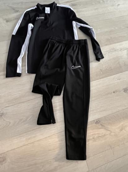 Nike trainingspak 128-137 cm