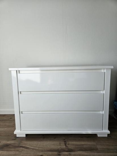 Commode hoogglans wit