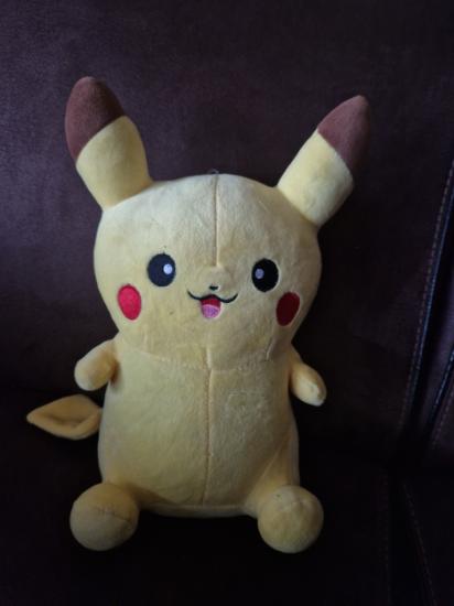 POKÉMON PIKACHU KNUFFEL 30 CM