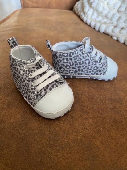 2 paar baby schoenen maat 18/19
