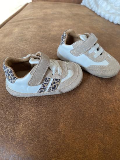 Nieuwe baby schoenen maat 19