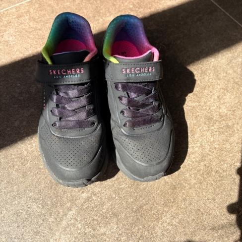 Skechers maat 28