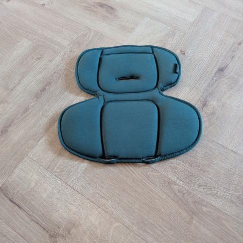 Maxi Cosi Carbriofix I Size ( groen)+ inzetstuk