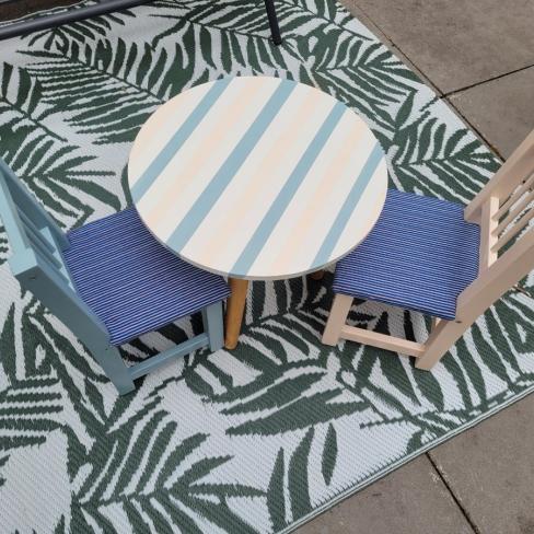 Leuk opgeknapt houten kinderstoeltjes + tafeltje
