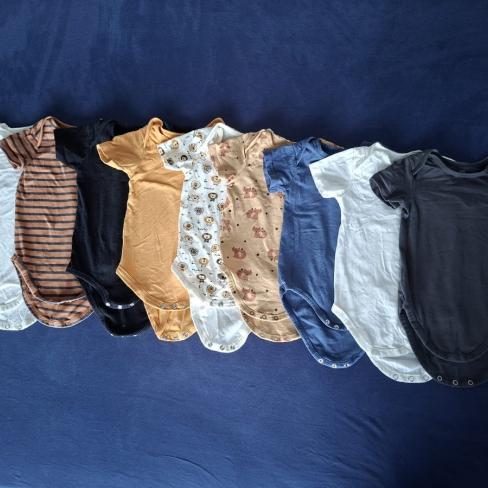 Babykleding pakket maat 74/80 – 50 stuks