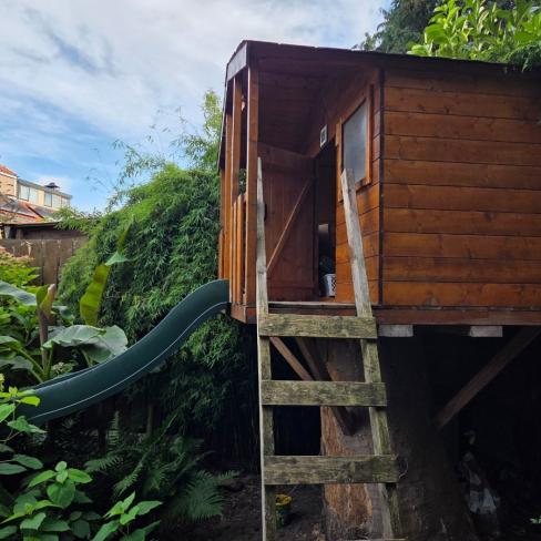 Speelhuisje boomhut