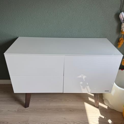 Babykamer Kidsmill sixties wit hooglans en bruin