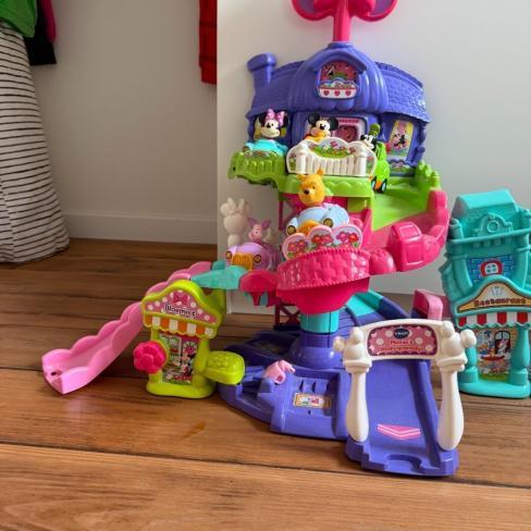 VTech Toet Toet Minnie Mouse Winkelparadijs + auto