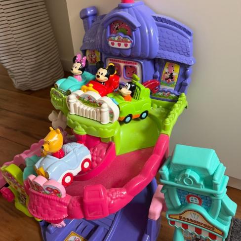 VTech Toet Toet Minnie Mouse Winkelparadijs + auto
