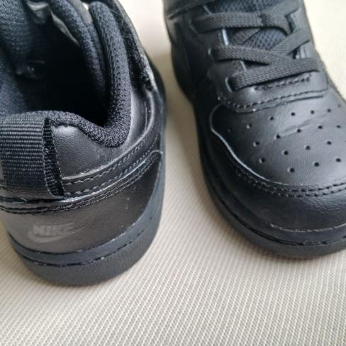 Nike kinder schoenen zwart.