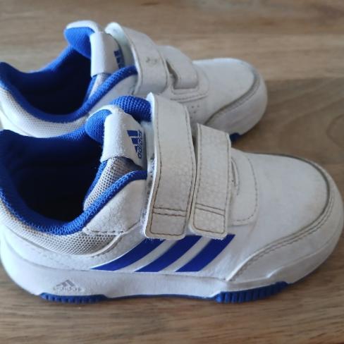 Nette adidas schoenen