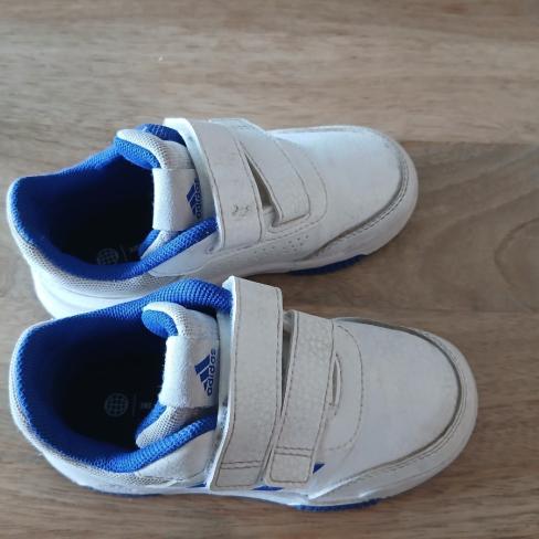 Nette adidas schoenen