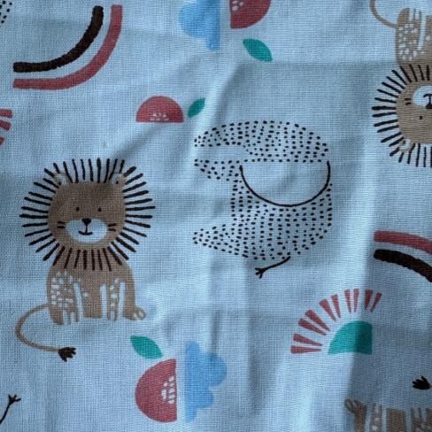 Nieuw boxkleed met olifanten en leeuwen