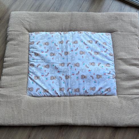 Nieuw boxkleed met olifanten en leeuwen