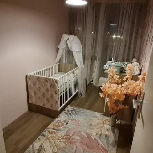Babybed met matras en commode