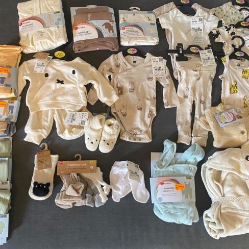 Heel veel nieuwe babyspullen te koop!