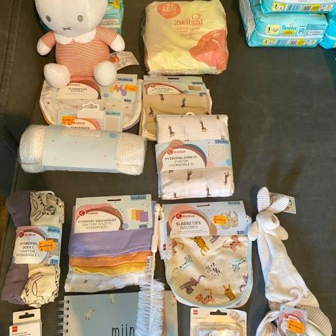 Heel veel nieuwe babyspullen te koop!