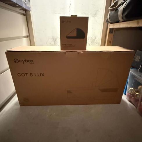 Cybex Cot S Lux Reiswieg (+ Regenhoes)