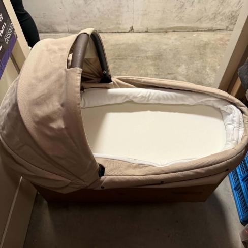Cybex Cot S Lux Reiswieg (+ Regenhoes)