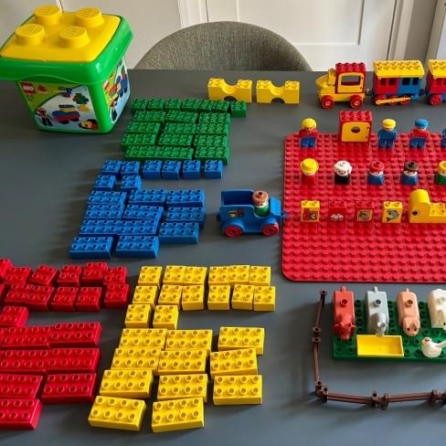 Duplo met grondplaat en 82 stenen