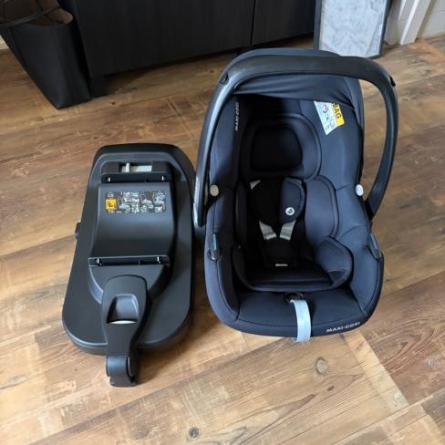 Maxi Cosi i-size cabriofix + base