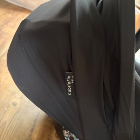 Maxi Cosi i-size cabriofix + base