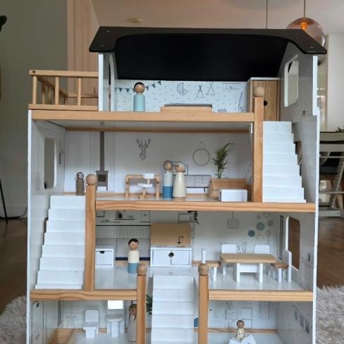 Petit Amelie poppenhuis