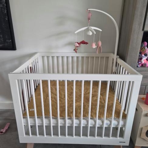 Muziekmobiel roze van Little Dutch