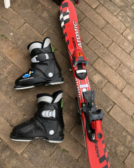 Ski’s 80cm + schoenent27-28