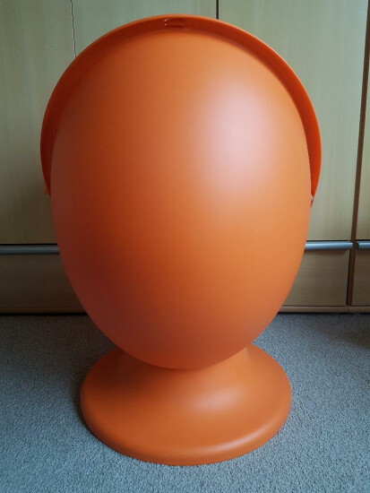 Draaistoel oranje 2.jpg