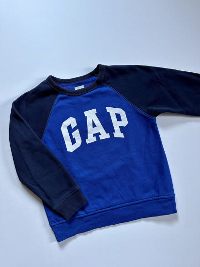 GAP sweater