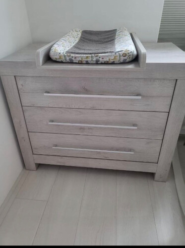 Commode.jpg
