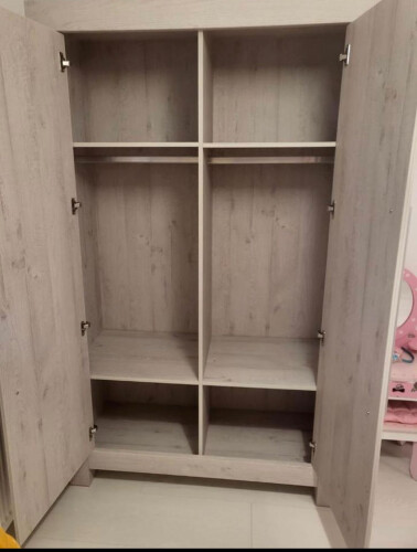kast open.jpg